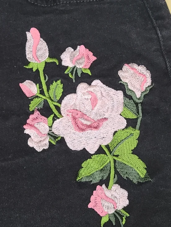 GUESS Rose embroidered hi rise cuffed denim jean shorts size 30 - Picture 3 of 10